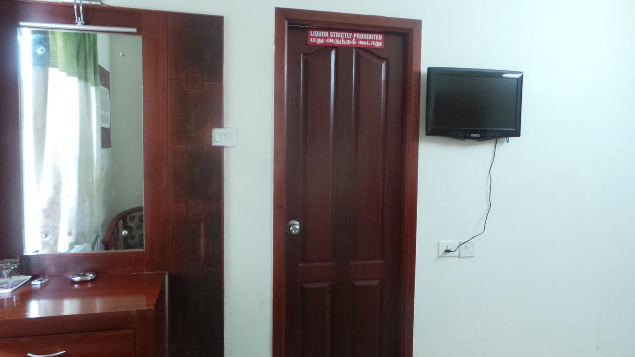Kooloth Lake View Residency Hotel Коимбаторе Екстериор снимка