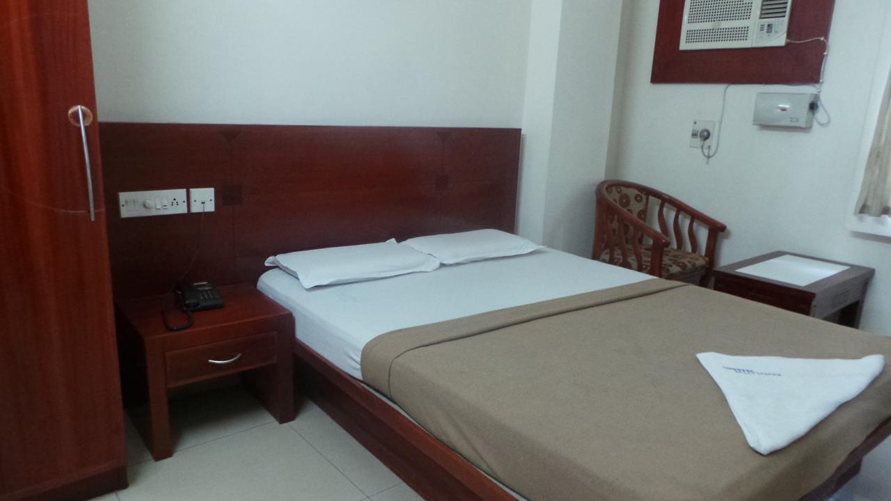 Kooloth Lake View Residency Hotel Коимбаторе Екстериор снимка
